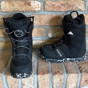Burton Room to grow boys snowboarding boots
